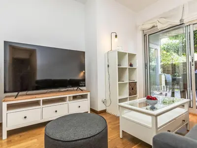 Una televisión o centro de entretenimiento en Apartment Puerto Nuevo by Interhome