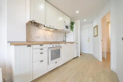 Una cocina o zona de cocina en HomeHolidaysRentals Playamar - Costa Barcelona