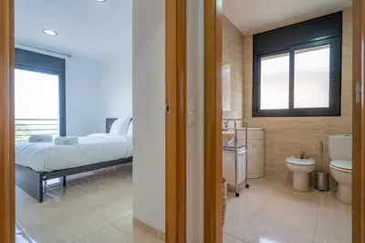 Un baño de Villa Aurore, 12 persons, Large salt-water pool, Air conditioning