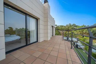 Un balcón o terraza de Villa Aurore, 12 persons, Large salt-water pool, Air conditioning