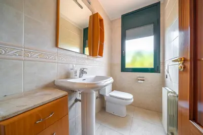 Un baño de Villa Margot Piscina Privada Barbacoa Aire Acondicionado