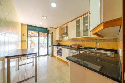 Una cocina o zona de cocina en Villa Margot Piscina Privada Barbacoa Aire Acondicionado
