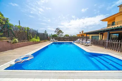 Piscina en o cerca de Villa Margot Piscina Privada Barbacoa Aire Acondicionado