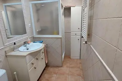 Un baño de Bravaholidays-203 Wifi, Aire Ac.