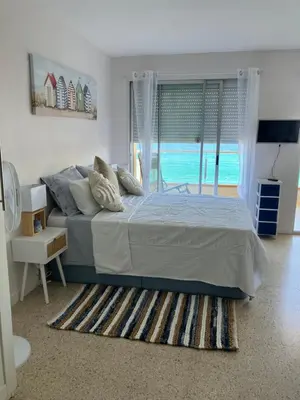 Cama o camas de una habitación en BEACH STUDIO/LOFT