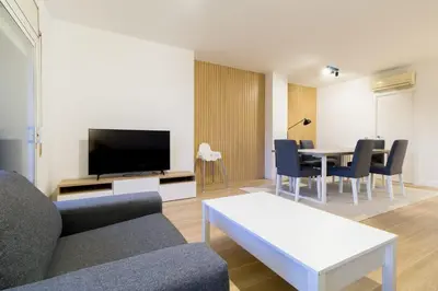 Una televisión o centro de entretenimiento en Sistach Girona