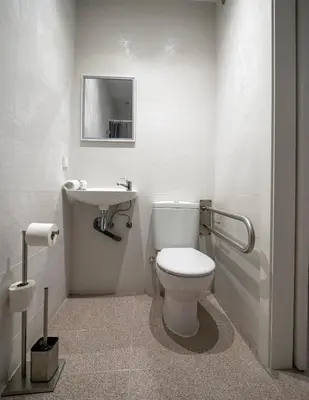 Un baño de L'Hostalet GuestHouse