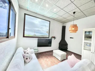 Una televisión o centro de entretenimiento en Villa Only Adults 2 Pax · Piscina Privada · A/C · WIFI · BBQ