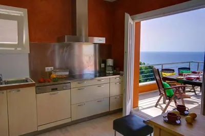 Una cocina o zona de cocina en Mar Bona
