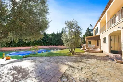Piscina en o cerca de Can Batanc