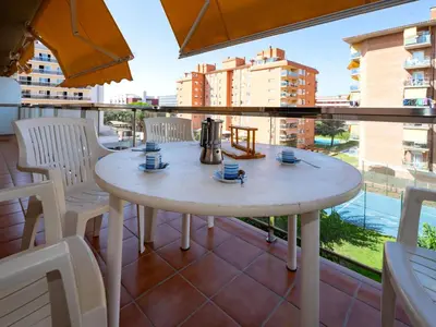 Un balcón o terraza de Apartment Colom by Interhome