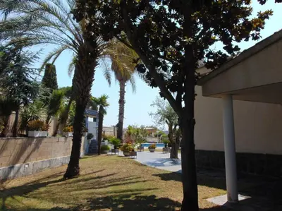 El barrio de los alrededores o un barrio cerca de esta villa