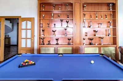 Mesa de billar en Basketball court, pool, BBQ, gardens, seaviews