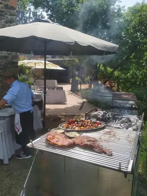 Barbacoa disponible para clientes en la casa o chalet