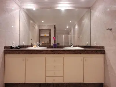 Un baño de La Marina