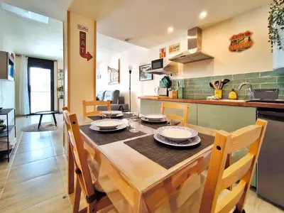 Una cocina o zona de cocina en Apartamento 5 min a pie de playa de Lloret de Mar