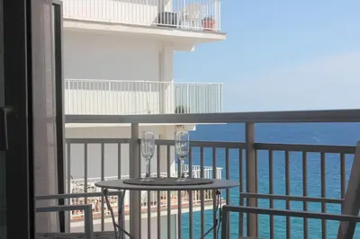Un balcón o terraza de Apartamento primera línea de mar