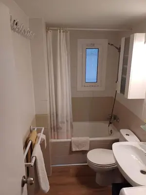 Un baño de Apartamento con piscina y wifi cerca de la playa