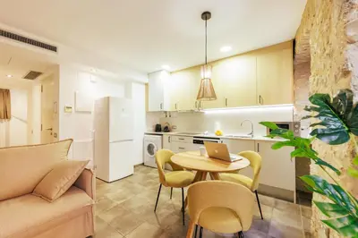 Una cocina o zona de cocina en Bravissimo Mercadal, Monthly Apartment