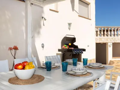 Comida en o cerca de esta villa