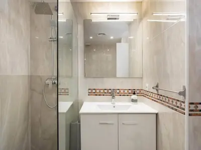 Un baño de Apartamento a 50m de la playa