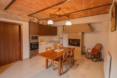 Una cocina o zona de cocina en El Molí de Fornells