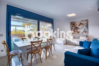 Zona de estar de Soleado - apartament amb gran terrassa al centre de Platja d'Aro, amb parking i piscina comunitària