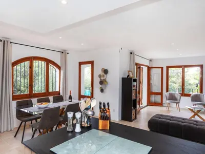 Zona de estar de Holiday Home Gavarres by Interhome