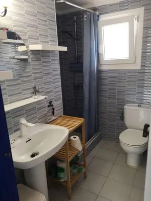 Un baño de T3 de 65 m2 terrasse jardin à 300 m de la mer