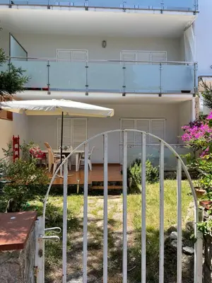Jardín al aire libre en T3 de 65 m2 terrasse jardin à 300 m de la mer