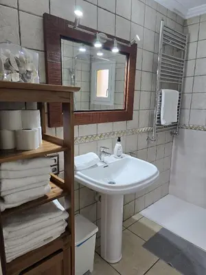Un baño de La Talaia Holiday House BBQ Pool Wifi