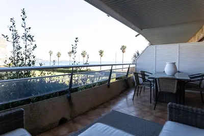 Un balcón o terraza de Apartaments Marítim Torre Valentina
