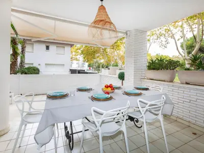 Un patio o zona al aire libre en Apartment Nautic Par by Interhome