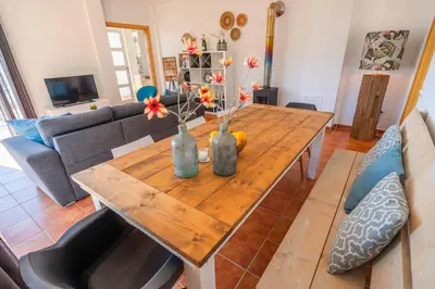 Zona de estar de Villa Lovely Breeze, heerlijk familiehuis, 7pers.