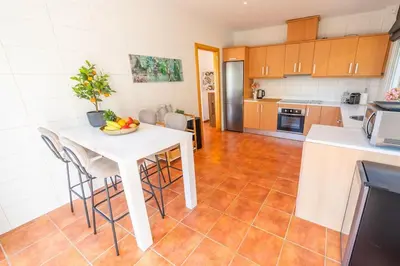 Una cocina o zona de cocina en Villa Lovely Breeze, heerlijk familiehuis, 7pers.