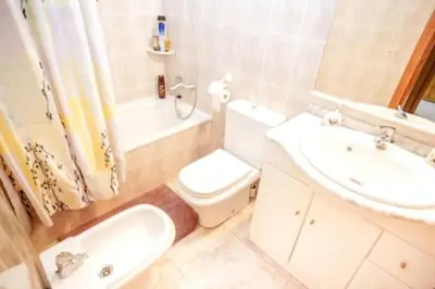 Un baño de Apartment Equiped Fenals Beach