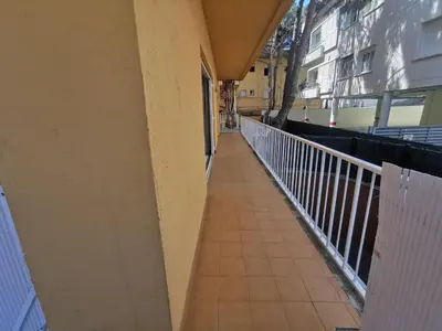 Un balcón o terraza de Apartamento en Platja d'Aro: A/C, Parking, a 2 Pasos de la Playa, 3 Hab, Terraza. - ES-209-12
