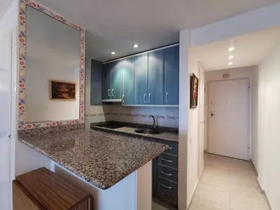 Una cocina o zona de cocina en Estudio moderno frente al mar en la Costa Brava - ES-209-1