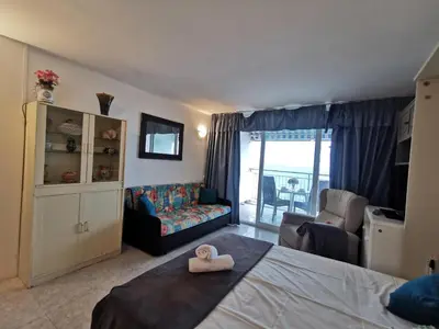 Cama o camas de una habitación en Estudio moderno frente al mar en la Costa Brava - ES-209-1