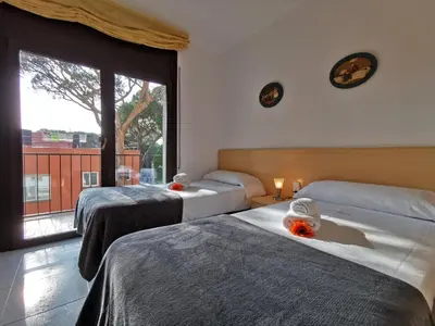 Cama o camas de una habitación en Apartamento con WIFI a 5 Minutos de la Playa y Cerca de Tiendas y Restaurantes - ES-209-10