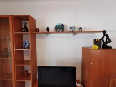 Plano de Apartamento con WIFI a 5 Minutos de la Playa y Cerca de Tiendas y Restaurantes - ES-209-10
