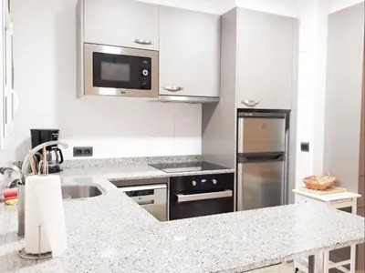 Una cocina o zona de cocina en Apartamento de 2ª línea de mar con piscina, a 5 min de Playa de Aro, ideal para familias - ES-209-5