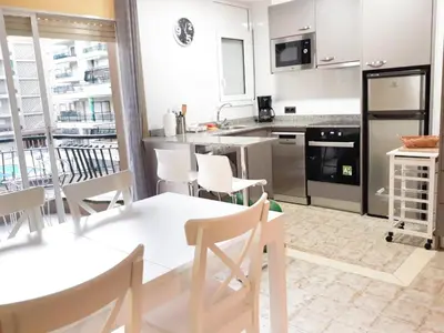 Una cocina o zona de cocina en Apartamento de 2ª línea de mar con piscina, a 5 min de Playa de Aro, ideal para familias - ES-209-5