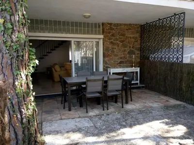 Un patio o zona al aire libre en Fantástica villa en Playa de Aro, a 100m del mar, con terraza y 6 habitaciones - ES-209-11