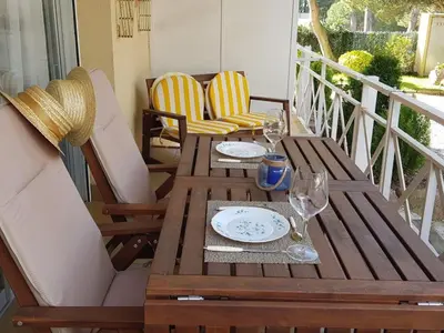 Un balcón o terraza de Apartamento cercade la playa con piscina en Playa de Aro - Costa Brava - ES-209-6