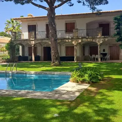 Villa de lujo con piscina