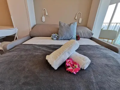 Cama o camas de una habitación en Estudio reformado en primera línea de mar con parking en Platja d'Aro - ES-209-26