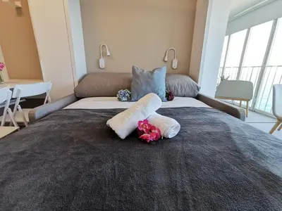 Cama o camas de una habitación en Estudio reformado en primera línea de mar con parking en Platja d'Aro - ES-209-26