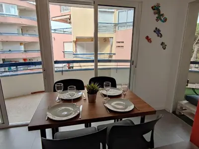 Plano de Apartamento luminoso cerca de la playa con terraza vintage en Platja d'Aro - ES-209-64