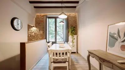 Plano de Old Town duplex with character